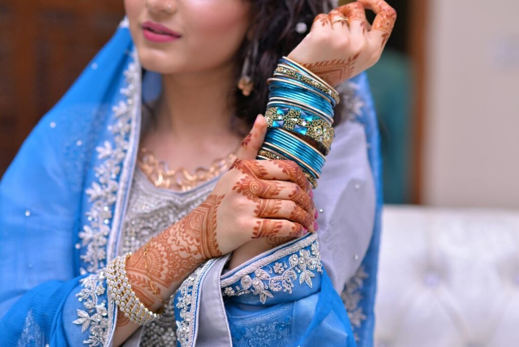 Which saree material is best to look slim?