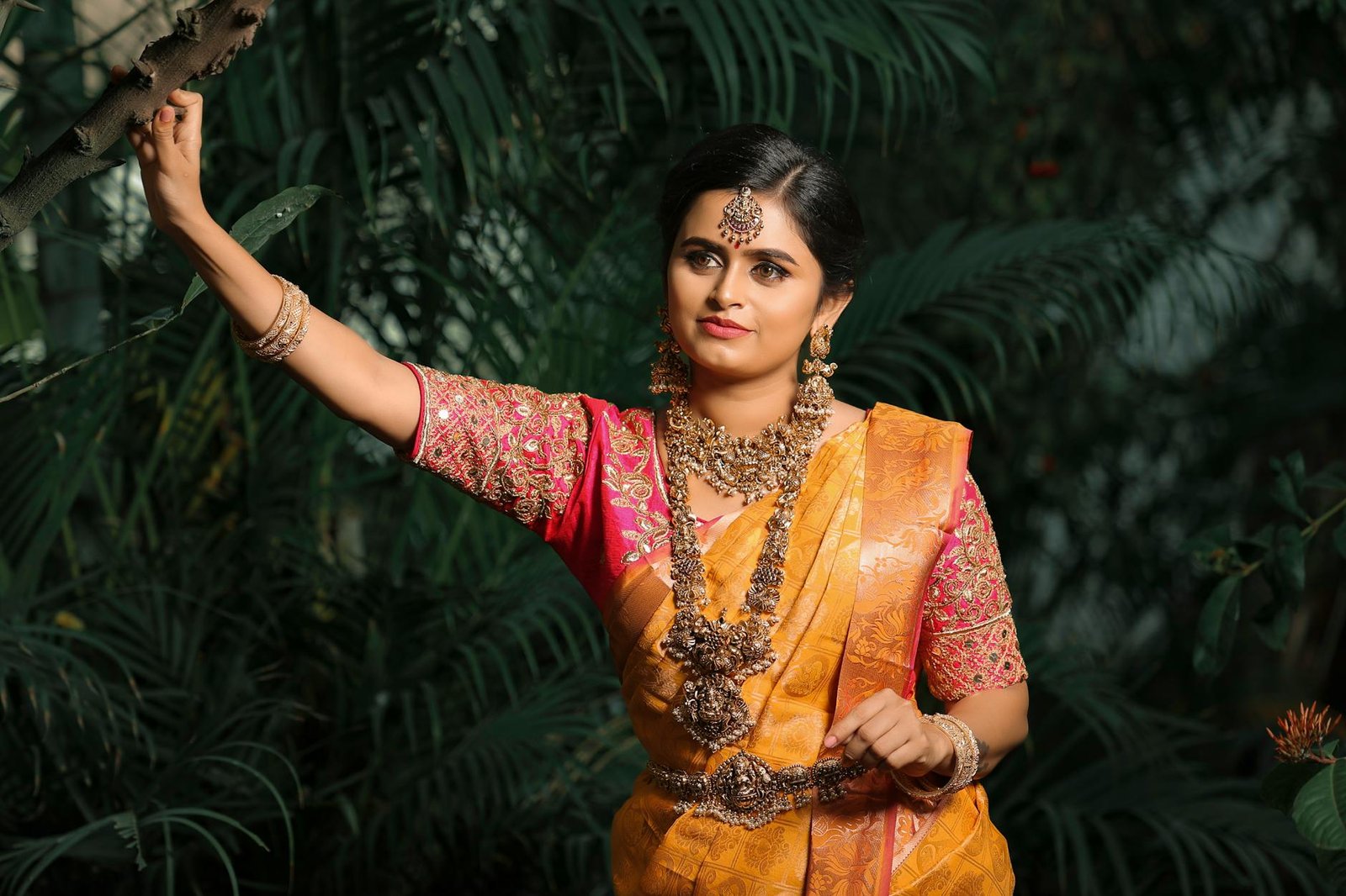 Tips for Looking Slim in a Saree