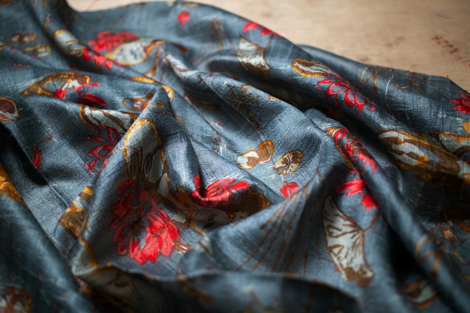 Saree Materials to Avoid for a Slim Appearance