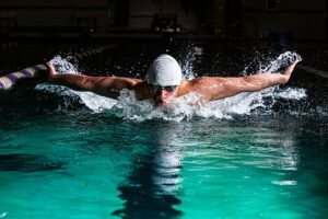 factors to consider before choosing swimming goggles